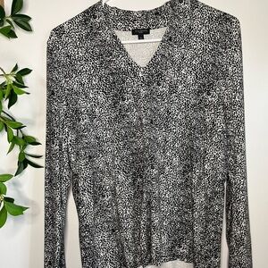 Talbots Large Petite Black and White Sweatshirt